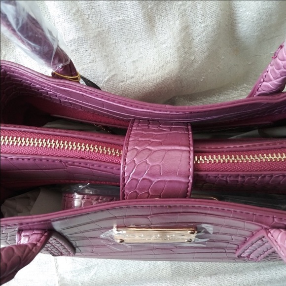 Ladies Bebe Aubrey Berry colored mini Satchel Bag - Picture 6 of 7